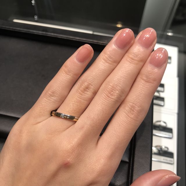 【ラザール ダイヤモンド(LAZARE DIAMOND)の口コミ】 ゴールドとプラチナのコンビで探していてボリュームとサイズ感がちょうど…