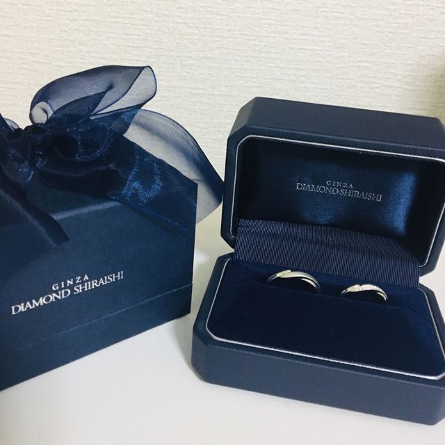 【銀座ダイヤモンドシライシの口コミ】 ずっと付けているものになるので、飽きがこず、尚且つ可愛過ぎないデザイ…