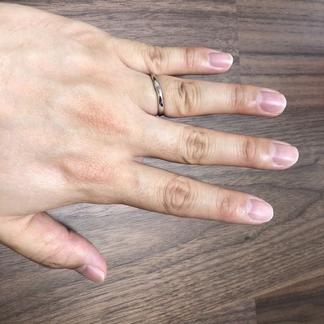 【銀座ダイヤモンドシライシの口コミ】 ■デザイン
シンプルなデザインを探しておりましたが、ストレートタイプを…