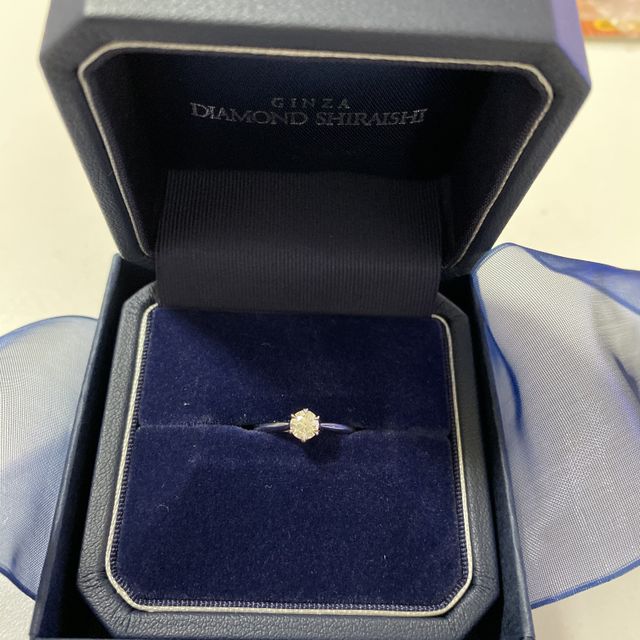 【銀座ダイヤモンドシライシの口コミ】 指輪はプロポーズの際に彼より頂きました。彼曰く、ダイアがハートアンド…