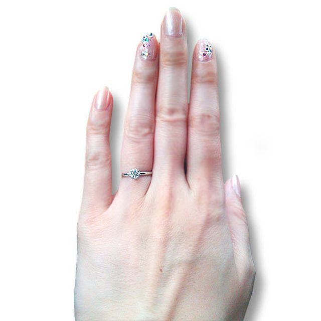 【LUCIE(ルシエ)の口コミ】 前もってサイトでデザインを見て、木洩日・せせらぎのセットリングにしよ…