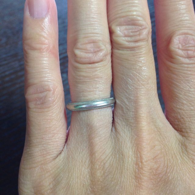 【ティファニー(Tiffany & Co.)の口コミ】 シンプルで夫婦ではめるには好き嫌いも少なそうだし、太さ、デザイン共に…