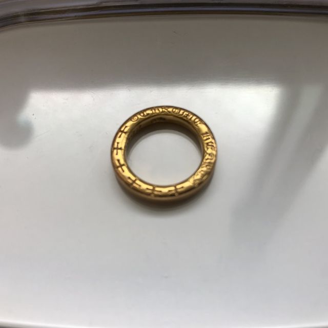 【Chrome Hearts(クロムハーツ)の口コミ】 指輪を選んだ決めては指輪のNTFLという名前。
NTFLの意味は「NOT TRUE FUC…