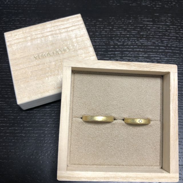 【YUKA HOJO(ユカホウジョウ)の口コミ】 婚約指輪はなしにしたので、ダイヤが入ったデザインの結婚指輪を探してま…