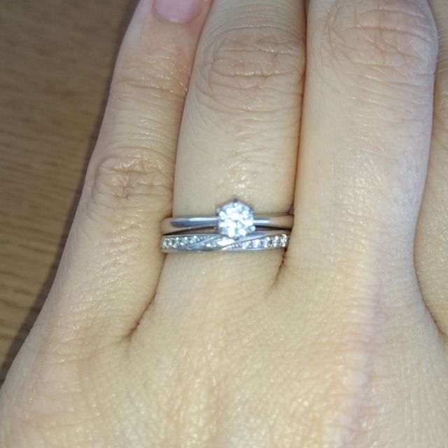 【エクセルコダイヤモンド(EXELCO DIAMOND)の口コミ】 エクセルコさんはやはりダイヤの品質が良かったのでこちらに決めさせて頂…