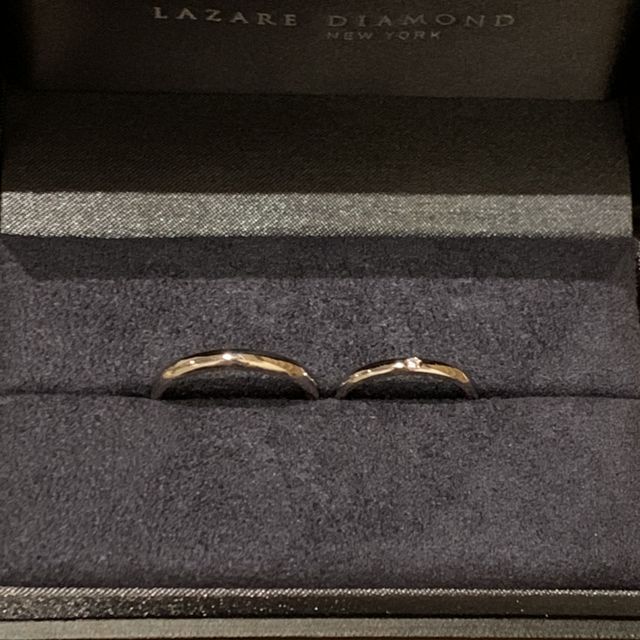 【ラザール ダイヤモンド(LAZARE DIAMOND)の口コミ】 ストレートタイプで探していました。素材はプラチナか私だけピンクゴール…