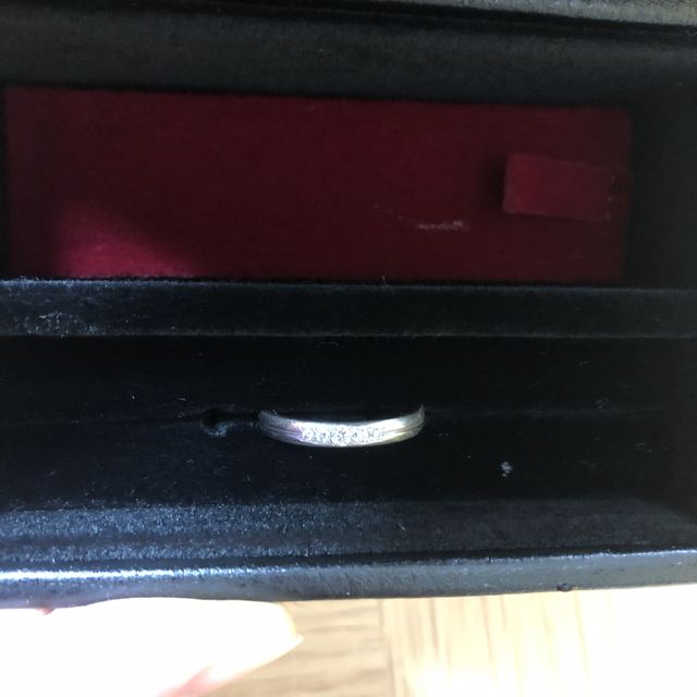 【ラザール ダイヤモンド(LAZARE DIAMOND)の口コミ】 結婚指輪として購入しました。
付けっぱなしになるので、突起部分が無いデ…