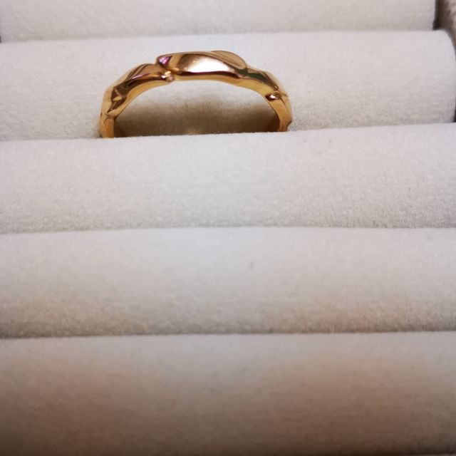 【俄(にわか)の口コミ】 京都本店で全種類の指輪を見てみて決めては
私がフクロウが大好きだから指…