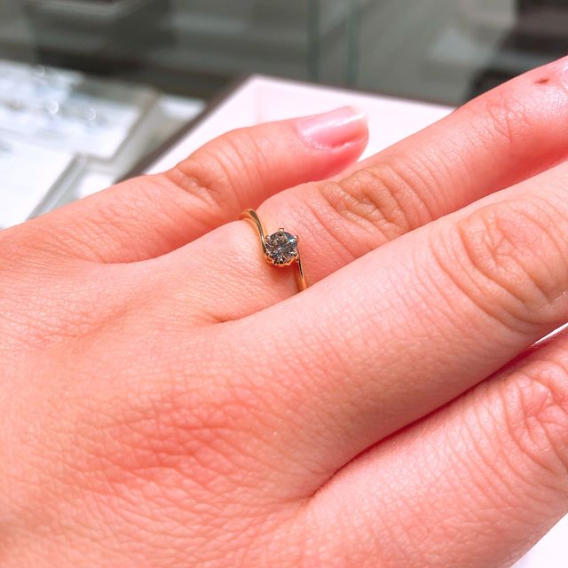 【アイプリモ(I-PRIMO)の口コミ】 接客がよく、気にいるデザインを営業終了時刻を大幅に過ぎてもさがしてく…