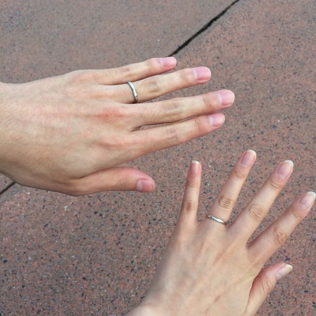 【Ponte Vecchio(ポンテヴェキオ)の口コミ】 ダイヤが入っていることと、少しでも指が細か見えるようなデザインを選び…