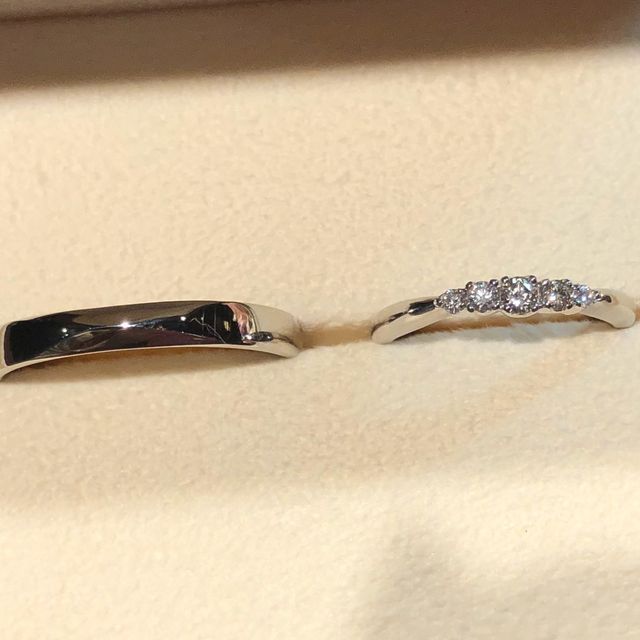 【TANZO.(鍛造指輪)の口コミ】 私の先輩方の話で結婚指輪をつけながら仕事や家事を行うとぶつけたり圧迫…