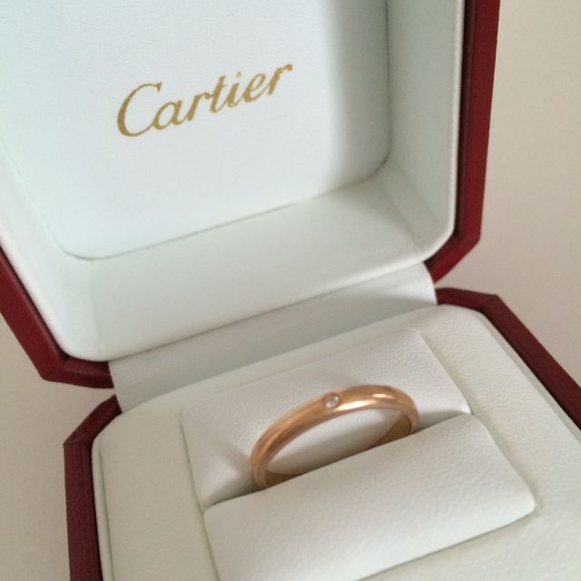 【カルティエ(Cartier)の口コミ】 婚約指輪といえば大きなダイヤが付いた高価なものをイメージしますが、普…
