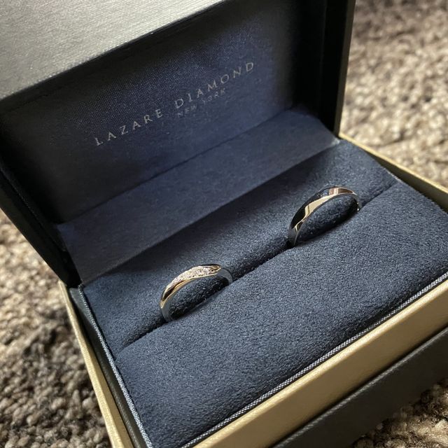 【ラザール ダイヤモンド(LAZARE DIAMOND)の口コミ】 　指輪を選び始めた当初は華奢なデザイン、シンプルなデザインにしようと…