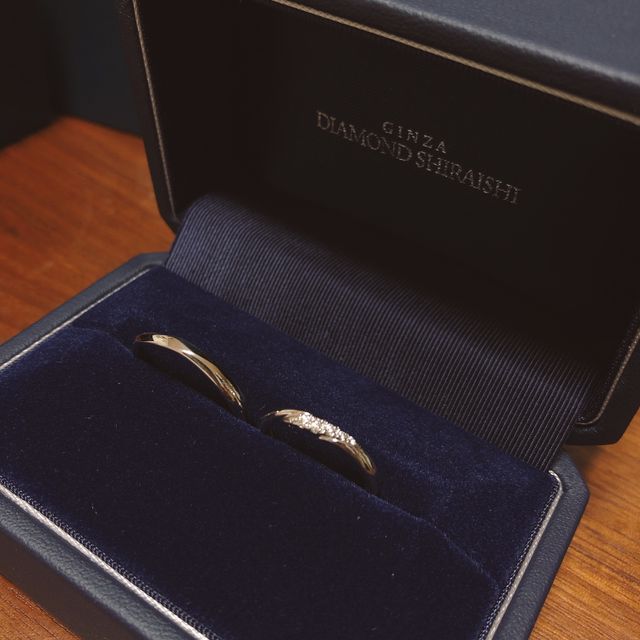【銀座ダイヤモンドシライシの口コミ】 決め手はデザイン&直感です！
女性用にはダイアモンドがついており華…