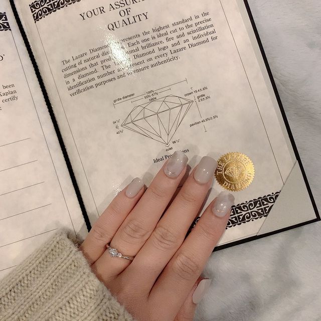 【ラザール ダイヤモンド(LAZARE DIAMOND)の口コミ】 ラザールダイアモンドともう一社で検討をしておりましたが、ダイアモンド…