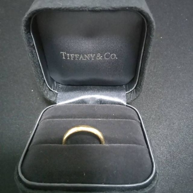 【ティファニー(Tiffany & Co.)の口コミ】 このシリーズは、つけても違和感がないように内側が削られているそうです…