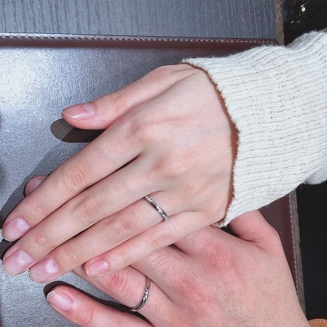 【ラザール ダイヤモンド(LAZARE DIAMOND)の口コミ】 人とかぶることが嫌なのと、
指が長く見えるかたちの指輪を探していました…
