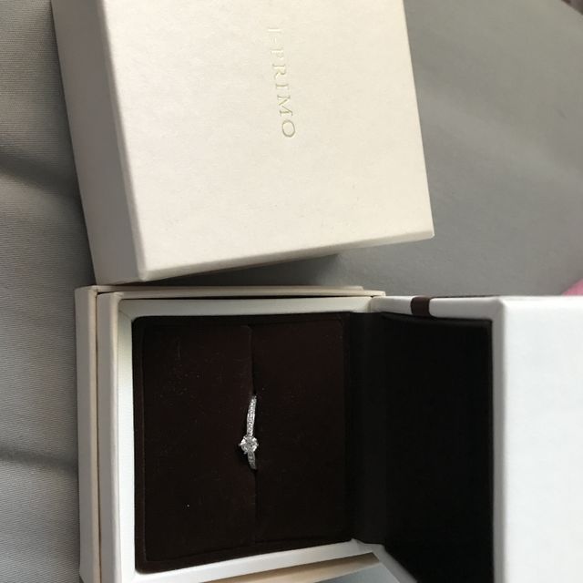 【アイプリモ(I-PRIMO)の口コミ】 指輪のデザインはシンプルなものがよかったので、選びました。理由として…