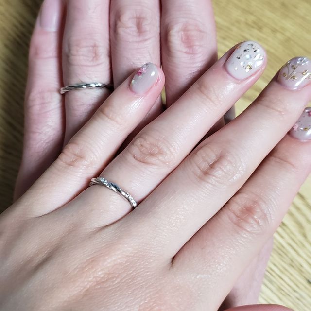 【銀座ダイヤモンドシライシの口コミ】 他の人とかぶらない少し変わったデザインが最初気に入りました。実際つけ…