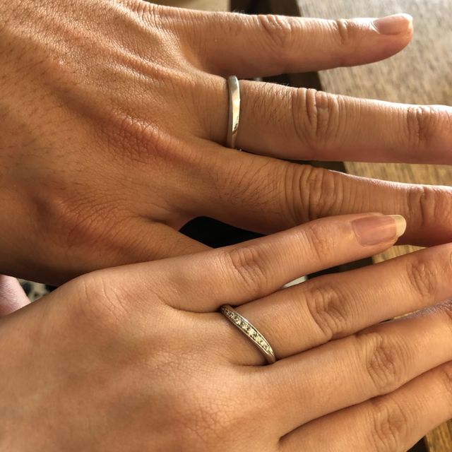 【ith(イズ)の口コミ】 プラチナ素材に加工が入っていて普段使いしやすいところがポイントです。…