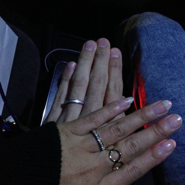 【4℃ BRIDAL(ヨンドシーブライダル)の口コミ】 彼氏が1人悩み買いにいってたサプライズ
お互いの指輪がシンプルで値段も…