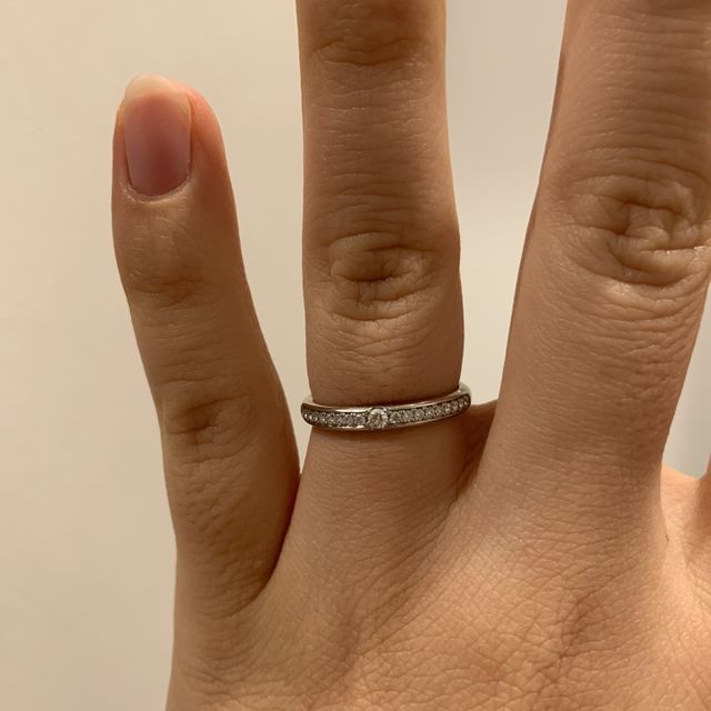 【ラザール ダイヤモンド(LAZARE DIAMOND)の口コミ】 ブランドが多く、かなり迷いましたが、ラザールダイヤモンドのこの指輪に…