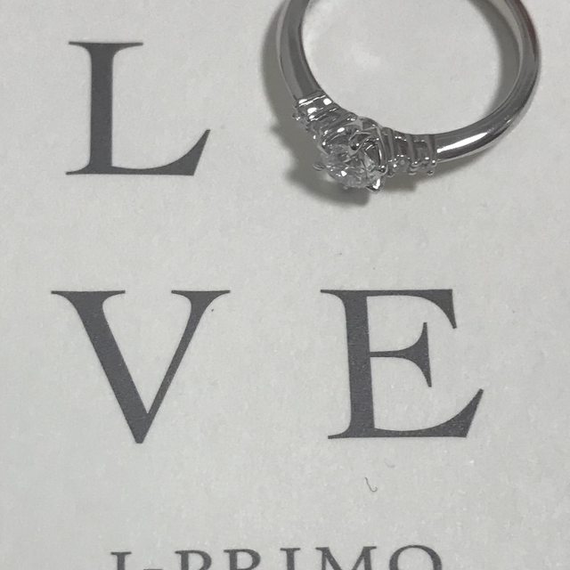 【アイプリモ(I-PRIMO)の口コミ】 直線のリングとV字のリングと悩んだのですが、両方つけてみた印象が直線の…