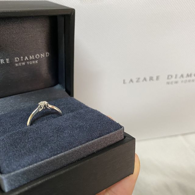 【ラザール ダイヤモンド(LAZARE DIAMOND)の口コミ】 リングのデザインがシンプルかつ上品な仕上がりで私の好みと相手が好みそ…