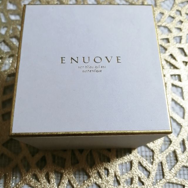 【ENUOVE(イノーヴェ)の口コミ】 婚約指輪は、ダイヤが控えめで普段使いできるものがいいと思っていました…
