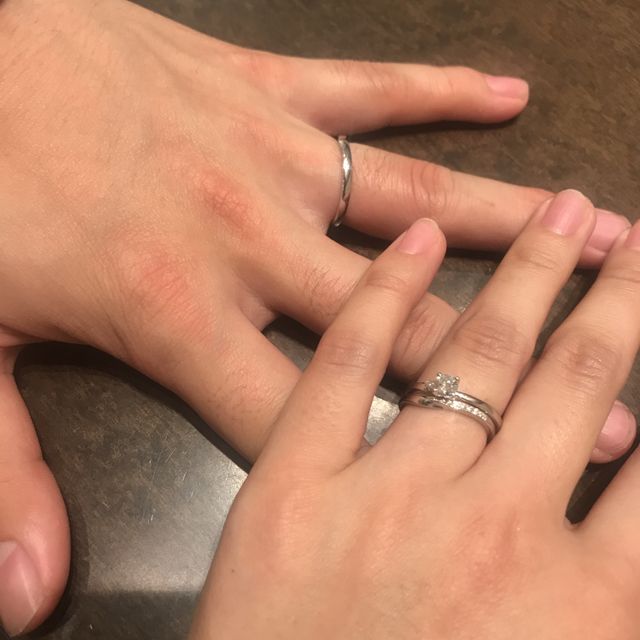 【俄(にわか)の口コミ】 旦那の勧めでこちらのブランドを知りました。
リングにストーリーがあり見…