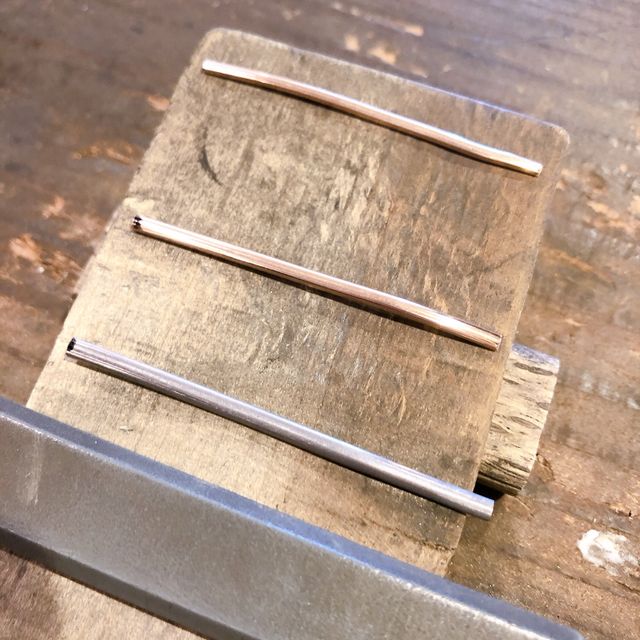 【鎌倉彫金工房の口コミ】 ものづくりが大好きなわたしたちは、
指輪が手作りできるということで、
…