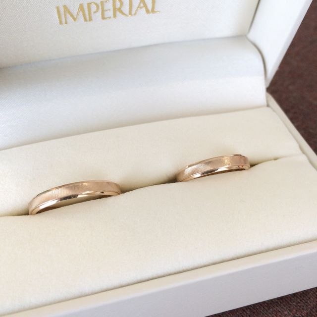 【IMPERIALの口コミ】 肌に馴染むこのピンクゴールドの色味が夫婦ともに気に入り決めました。ま…