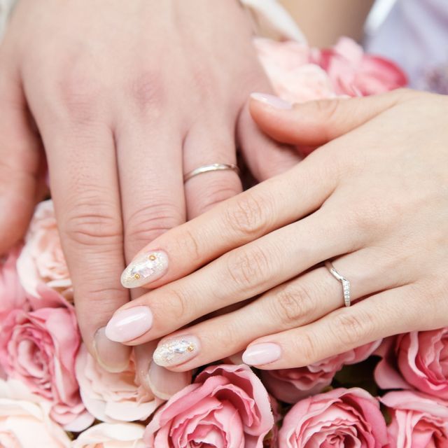 【4℃ BRIDAL(ヨンドシーブライダル)の口コミ】 最初に見た時の、ハートに見える感じがタイプだった。色々なデザインを見…