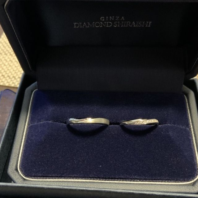 【銀座ダイヤモンドシライシの口コミ】 初めはペアのものにしようと思っていたのですが、お互い好みのデザインの…