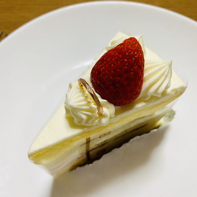 【BIJOUPIKO(ビジュピコ)の口コミ】 プラチナよりゴールド派の旦那と私。仕事でもずっとつけていたいからギラ…