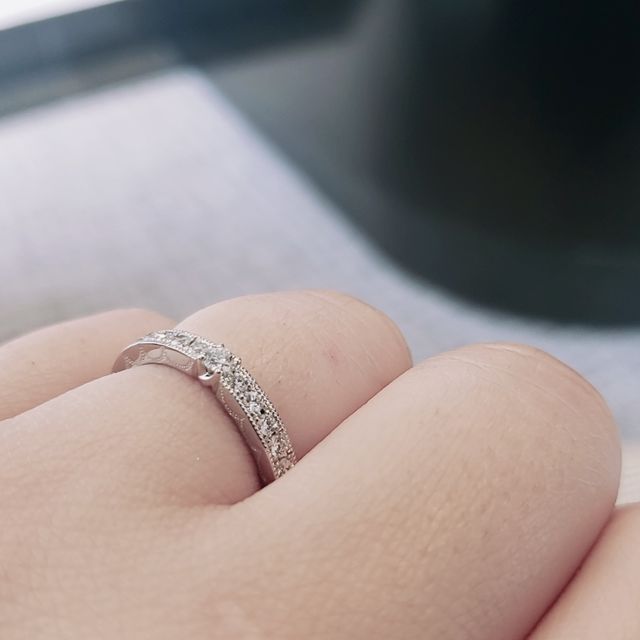 【エクセルコダイヤモンド(EXELCO DIAMOND)の口コミ】 普段使いのできるキラキラの指輪が希望でした。ハーフエタニティのビュー…