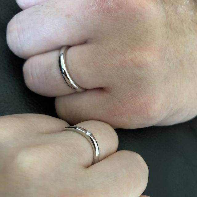 【4℃ BRIDAL(ヨンドシーブライダル)の口コミ】 指輪のデザインが気に入ったから
夫は付けたときのフィーリングが良かった…