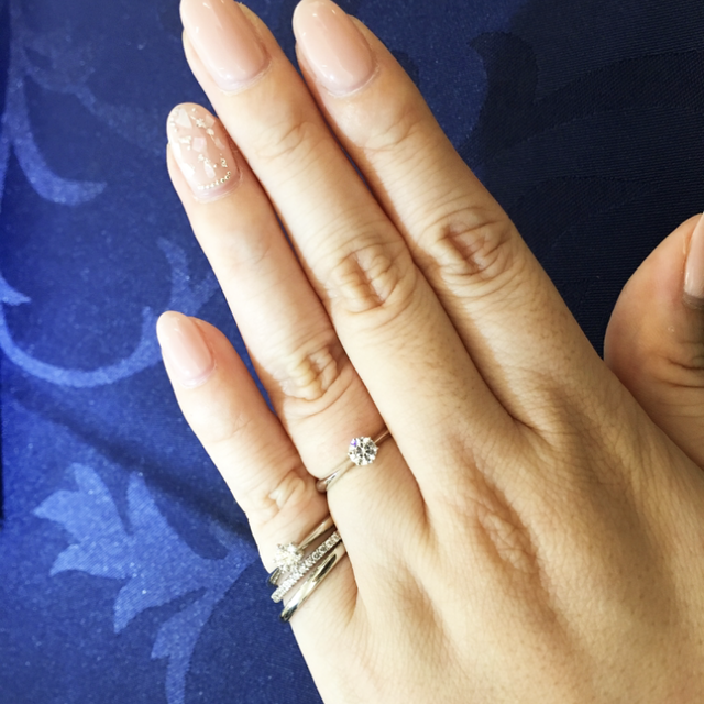 【銀座ダイヤモンドシライシの口コミ】 主人が婚約指輪としてプレゼントを贈りたいと思うデザインは、パカッと箱…