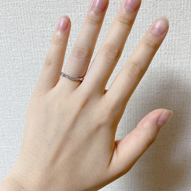 【アイプリモ(I-PRIMO)の口コミ】 ダイヤが5個直線で入っているデザインで
探していました。
5.6店舗まわり…