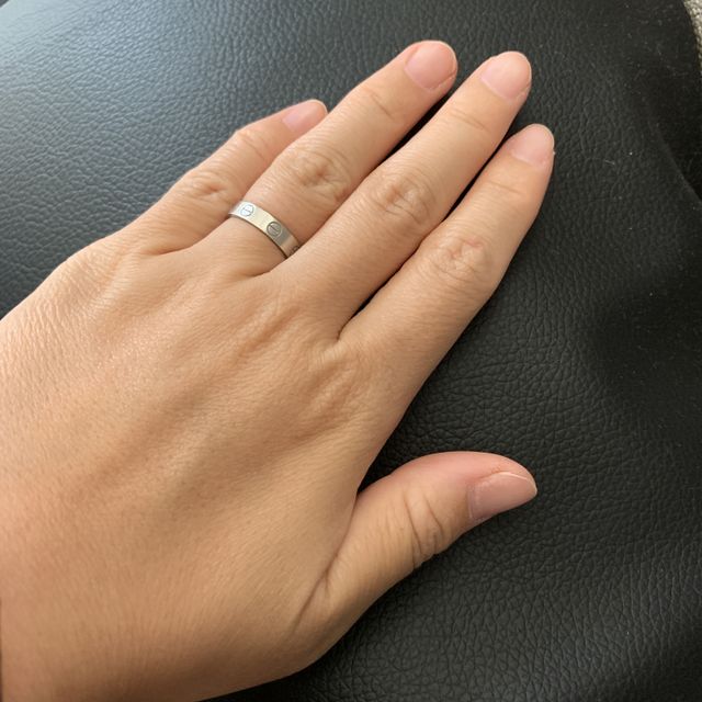 【カルティエ(Cartier)の口コミ】 小さい頃から結婚指輪はカルティエのラブリングにすると決めていて旦那に…