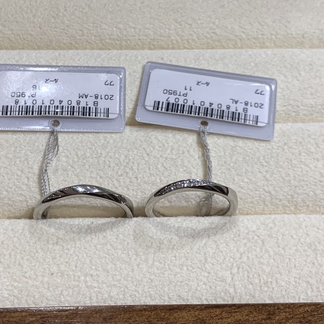 【TRECENTI(トレセンテ)の口コミ】 はじめはシンプルなものがいいとおもってダイヤなしを検討していましたが…