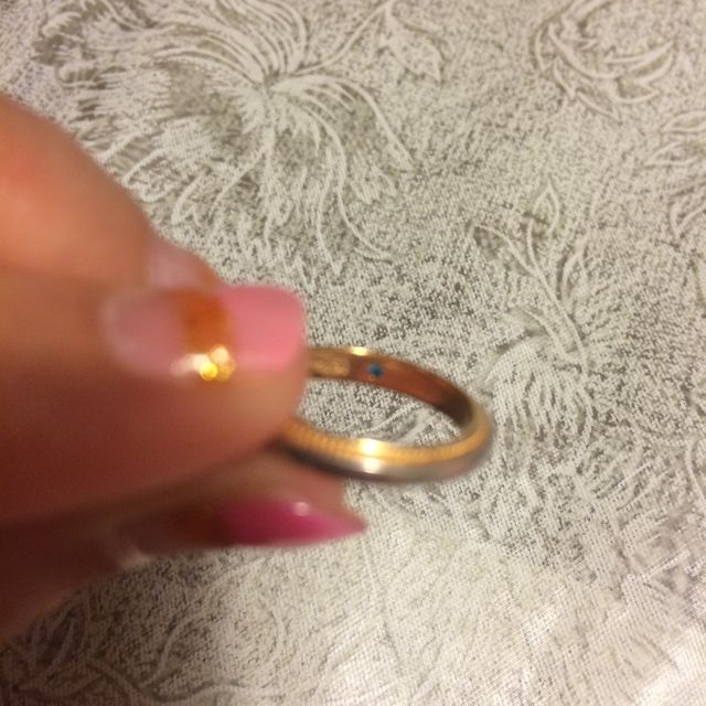 【4℃ BRIDAL(ヨンドシーブライダル)の口コミ】 普通のリングとは一味変わったものを探していたのですが、ネットで探して…