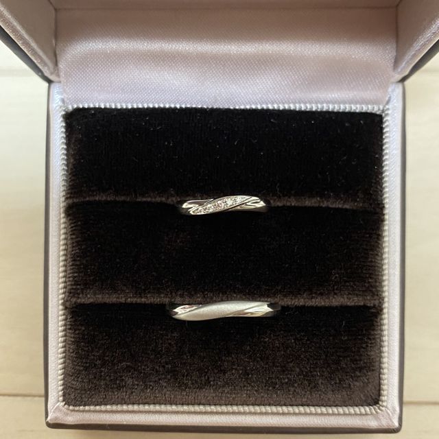 【アイプリモ(I-PRIMO)の口コミ】 カーブのデザインは指を綺麗に見せてくれるとのことで決めました。ダイヤ…