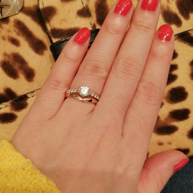 【I's stone(アイズストーン)の口コミ】 はじめは、シルバーで探していたのですが、アイズストーンさんのピンクゴ…