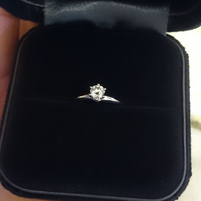 【ティファニー(Tiffany & Co.)の口コミ】 もともと女性の憧れであるティファニーの指輪という部分では決めており、…