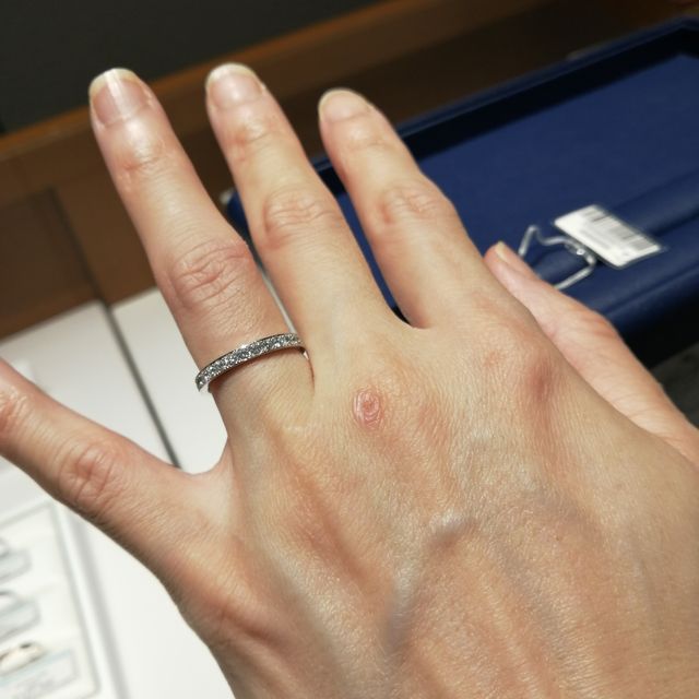 【銀座ダイヤモンドシライシの口コミ】 オーソドックスなデザインが多い印象です。姉妹？ブランドのエクセルコと…