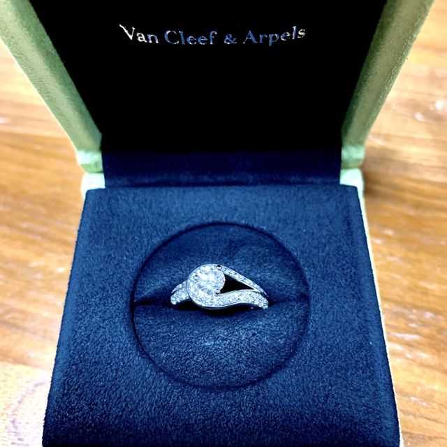 【ヴァン クリーフ＆アーペル(Van Cleef & Arpels)の口コミ】 最初はVan cleef & Arpelsのロマンスという指輪に惹かれていましたが…