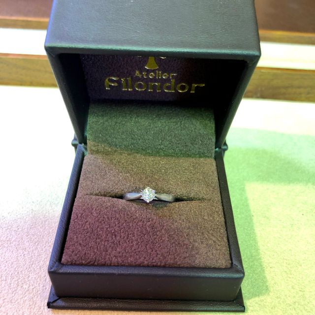 【アトリエフィロンドールの口コミ】 指輪のデザインは私が好きな唐草模様、夫が好きな和紙のデザインを採用し…