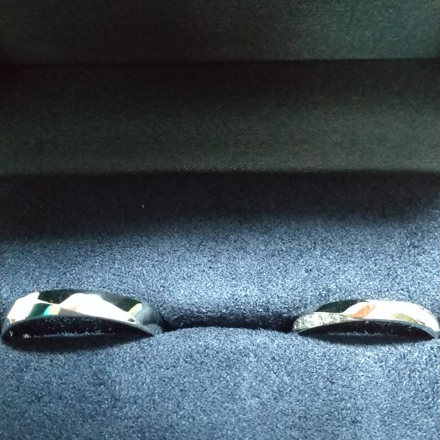 【ラザール ダイヤモンド(LAZARE DIAMOND)の口コミ】 セントパトリックの婚約指輪に一目惚れしていたので、それと重ねづけの相…