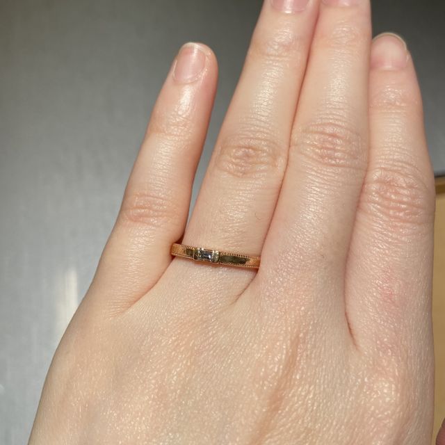 【ORECCHIO(オレッキオ)の口コミ】 クラシカルなデザインで、エメラルドカットダイヤが使用されているところ…